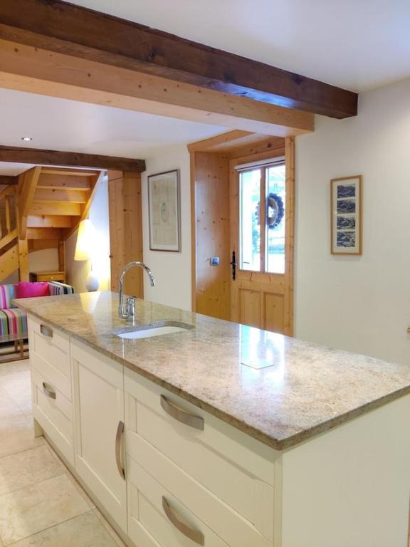 Spacious Ski Chalet In Traditional French Village, Sleeps 8, Four Star With Fibre Broadband Abondance Εξωτερικό φωτογραφία