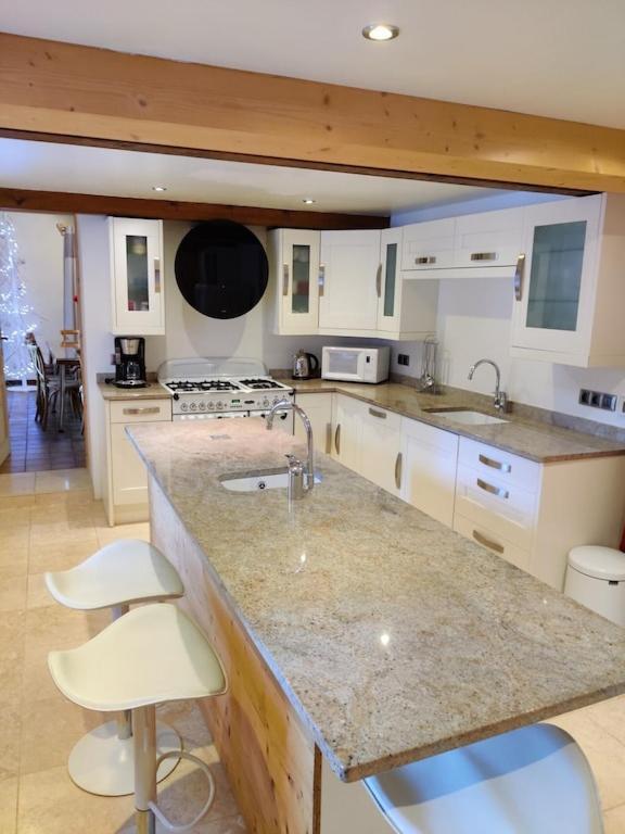 Spacious Ski Chalet In Traditional French Village, Sleeps 8, Four Star With Fibre Broadband Abondance Εξωτερικό φωτογραφία